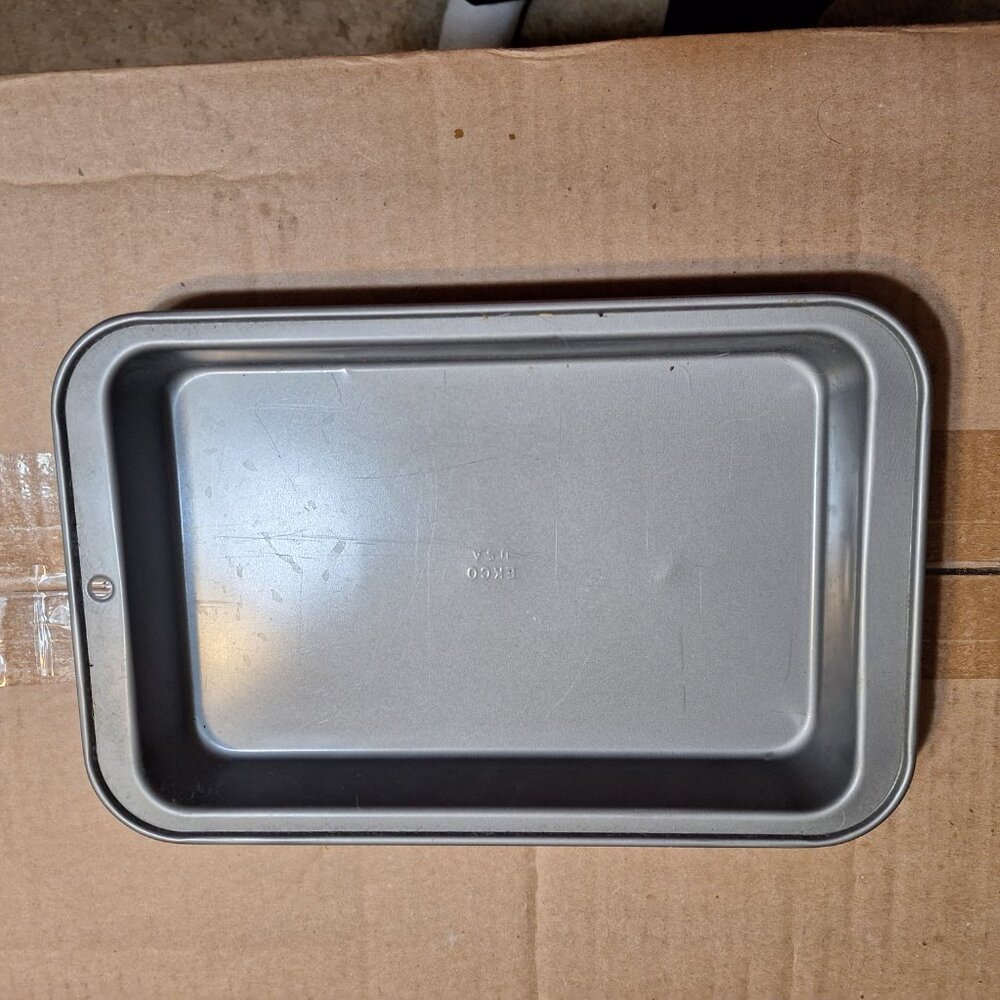 Ekco pan